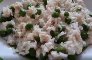 Risotto with roast chicken and peas